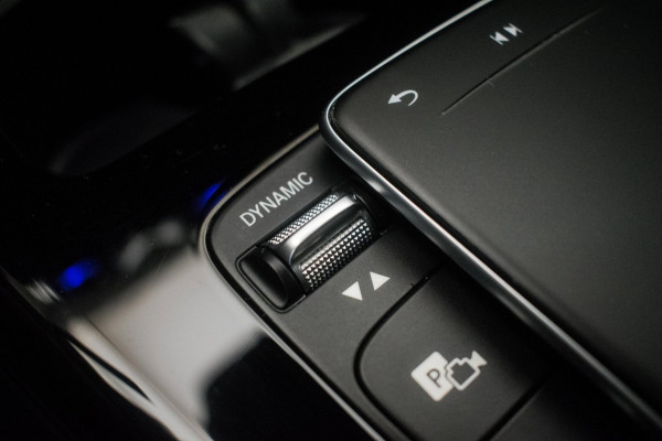 Mercedes-Benz A-Klasse 180 AMG Night Edition Automaat ORG NL [ Sfeerverlichting Elektrische Trekhaak Camera Stoelverwarming ]