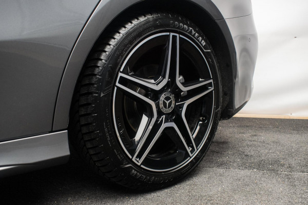 Mercedes-Benz A-Klasse 180 AMG Night Edition Automaat ORG NL [ Sfeerverlichting Elektrische Trekhaak Camera Stoelverwarming ]