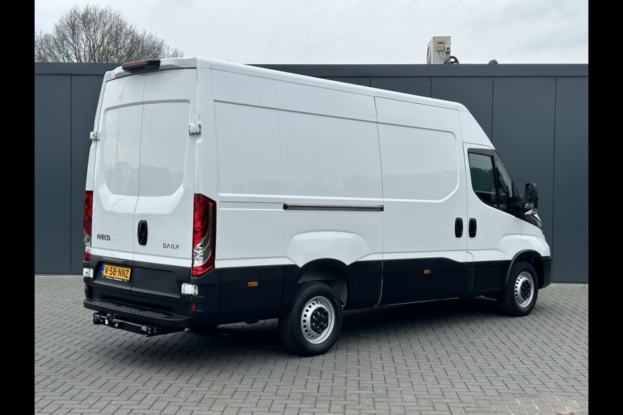 Iveco Daily 35S14V 2.3 136 PK / L2H2 / 270 A DEUREN / 3.5T TREKHAAK / 45.331 KM !! / AIRCO / BLUETOOTH
