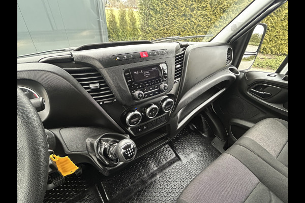 Iveco Daily 35S14V 2.3 136 PK / L2H2 / 270 A DEUREN / 3.5T TREKHAAK / 45.331 KM !! / AIRCO / BLUETOOTH