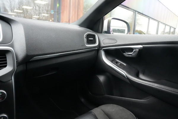 Volvo V40 2.0 T4 Business Sport R Design Stoelverw. Leer/Alcantara Digitale Teller Cruise PDC