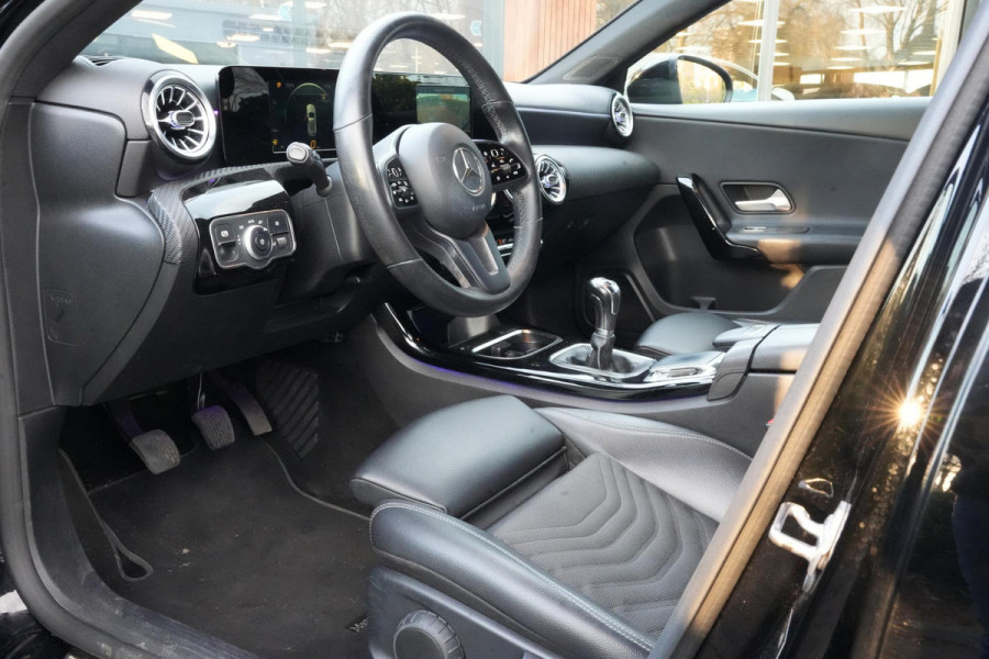 Mercedes-Benz A-Klasse 160 Ambient LED Leer/Stof Camera