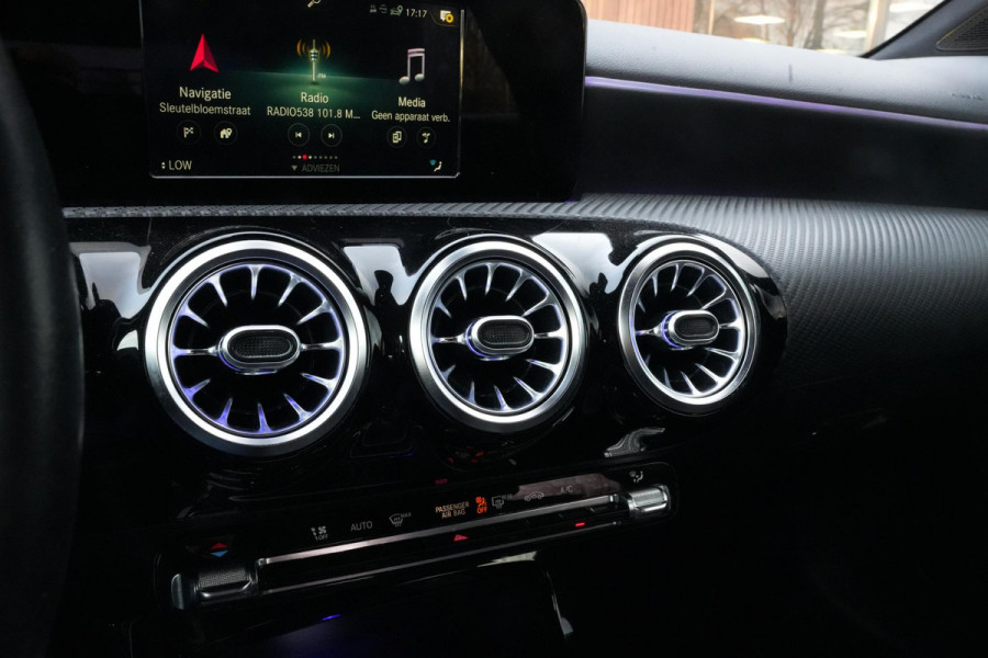 Mercedes-Benz A-Klasse 160 Ambient LED Leer/Stof Camera