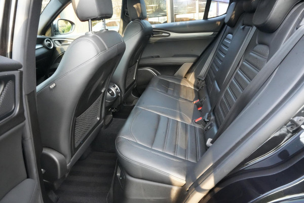Alfa Romeo Stelvio 2.0 T AWD Super Keyless Leer Memory Stuurverw. DAB+ Camera