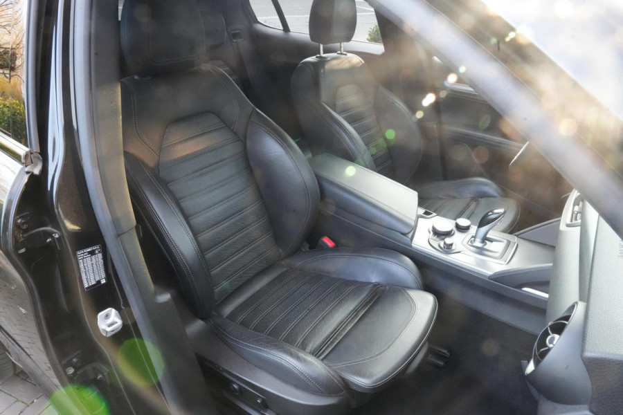 Alfa Romeo Stelvio 2.0 T AWD Super Keyless Leer Memory Stuurverw. DAB+ Camera