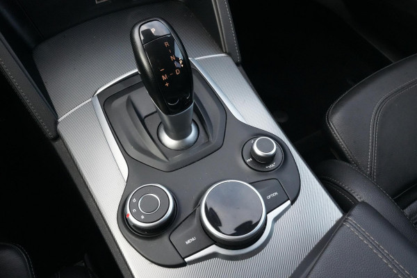 Alfa Romeo Stelvio 2.0 T AWD Super Keyless Leer Memory Stuurverw. DAB+ Camera
