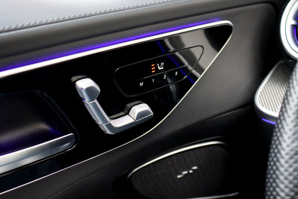 Mercedes-Benz C-Klasse Estate 300 e AMG Line Premium+ | Distronic+ | Panoramadak | Trekhaak | Memory | HUD | Digital Light | Verwarmd Stuurwiel | Advanced Sound System | Keyless Go | Surround Camera |
