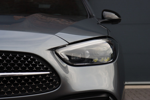 Mercedes-Benz C-Klasse Estate 300 e AMG Line Premium+ | Distronic+ | Panoramadak | Trekhaak | Memory | HUD | Digital Light | Verwarmd Stuurwiel | Advanced Sound System | Keyless Go | Surround Camera |