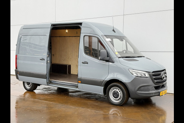 Mercedes-Benz Sprinter 215 1.9 CDI L2H2 LED MBUX Climate Control Cruise Control Camera Carplay Lucht geveerde stoel