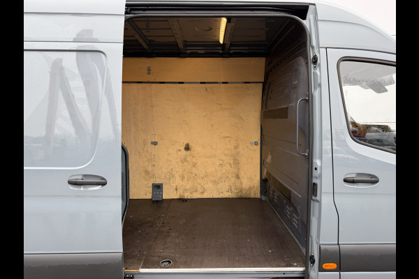 Mercedes-Benz Sprinter 215 1.9 CDI L2H2 LED MBUX Climate Control Cruise Control Camera Carplay Lucht geveerde stoel
