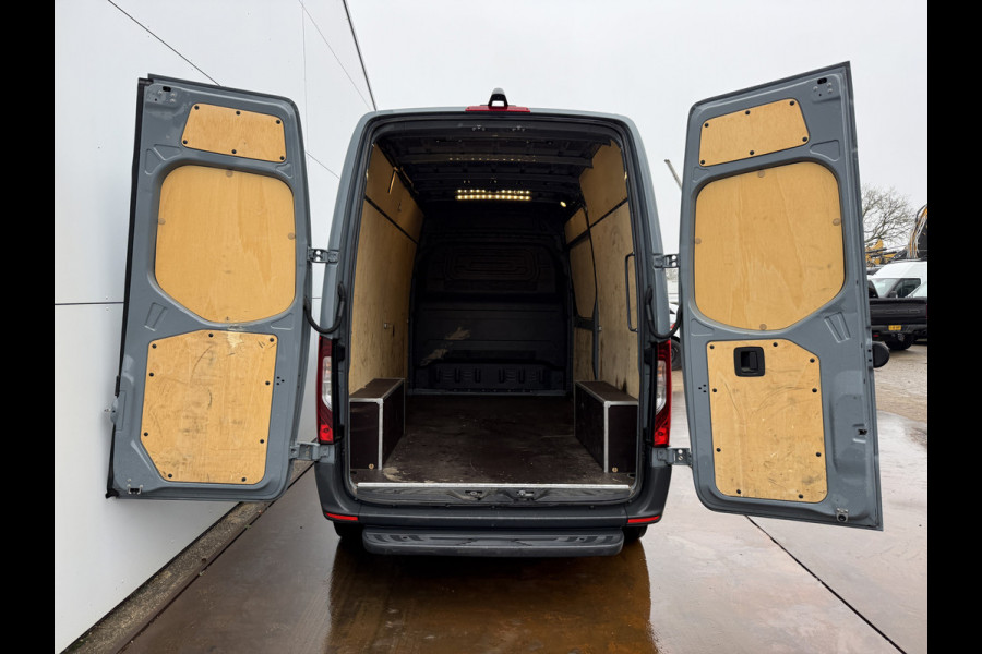 Mercedes-Benz Sprinter 215 1.9 CDI L2H2 LED MBUX Climate Control Cruise Control Camera Carplay Lucht geveerde stoel