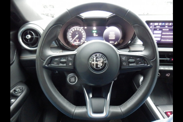 Alfa Romeo Tonale 1.3T PHEV Ti 280 pk. I Hybride I Camera I Adapt. cruise contr. I