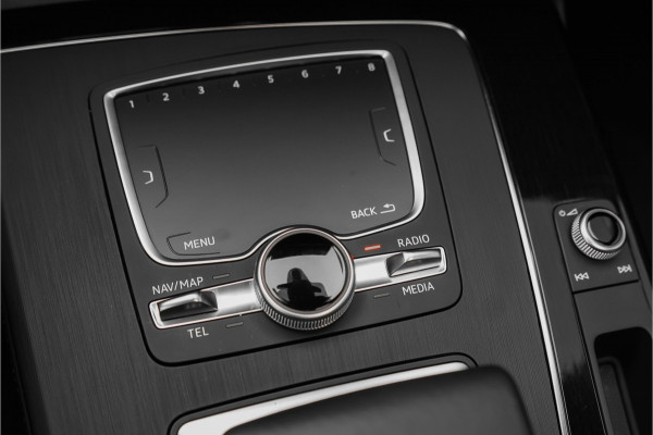 Audi Q5 50 TFSI e Quattro S Edition Pano Luchtvering Camera Trekhaak 22"