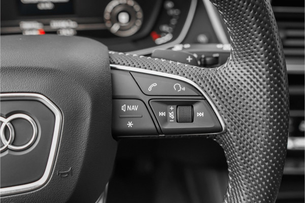 Audi Q5 50 TFSI e Quattro S Edition Pano Luchtvering Camera Trekhaak 22"