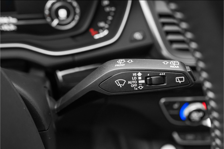 Audi Q5 50 TFSI e Quattro S Edition Pano Luchtvering Camera Trekhaak 22"