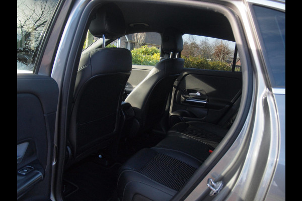 Mercedes-Benz EQA 250 Business Solution Luxury 67 kWh | SOH 98% | Camera | Sfeerverlichting | NL-Auto |