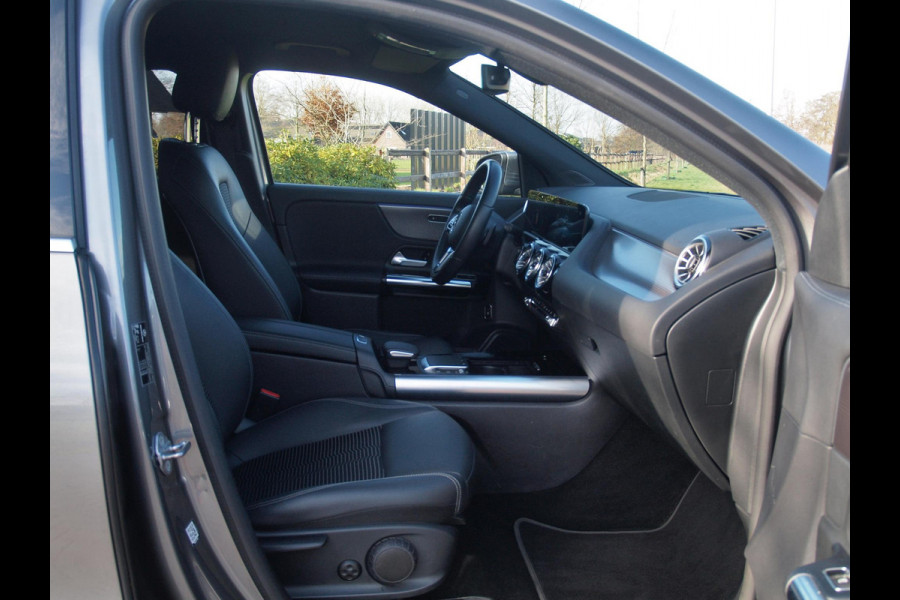 Mercedes-Benz EQA 250 Business Solution Luxury 67 kWh | SOH 98% | Camera | Sfeerverlichting | NL-Auto |