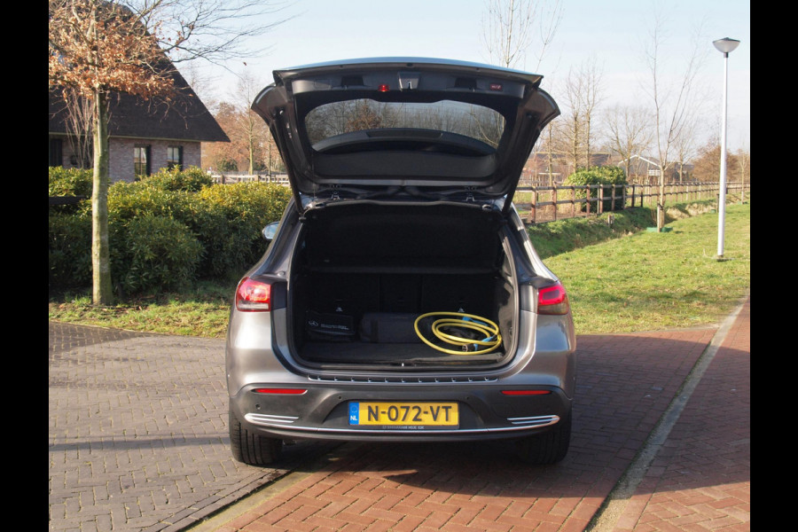 Mercedes-Benz EQA 250 Business Solution Luxury 67 kWh | SOH 98% | Camera | Sfeerverlichting | NL-Auto |