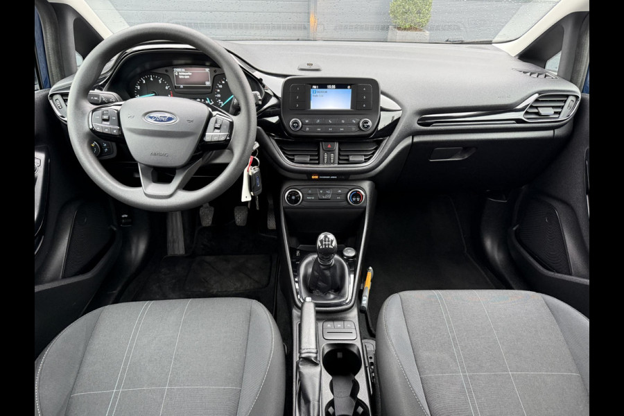 Ford Fiesta 1.1 Trend Dealer Onderhouden,Trekhaak,Airco,Cruise,N.A.P,Zeer Zuinig,Nieuwe Apk bij Aflevering