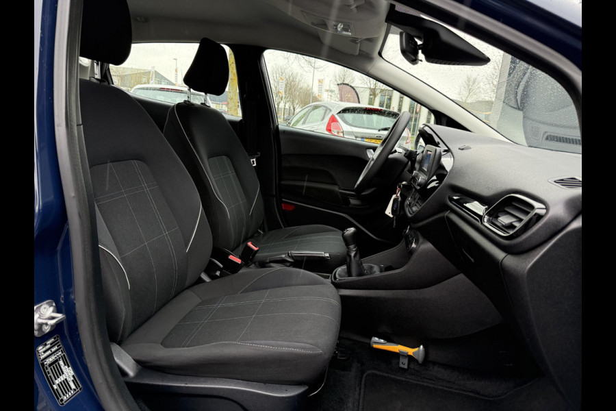 Ford Fiesta 1.1 Trend Dealer Onderhouden,Trekhaak,Airco,Cruise,N.A.P,Zeer Zuinig,Nieuwe Apk bij Aflevering