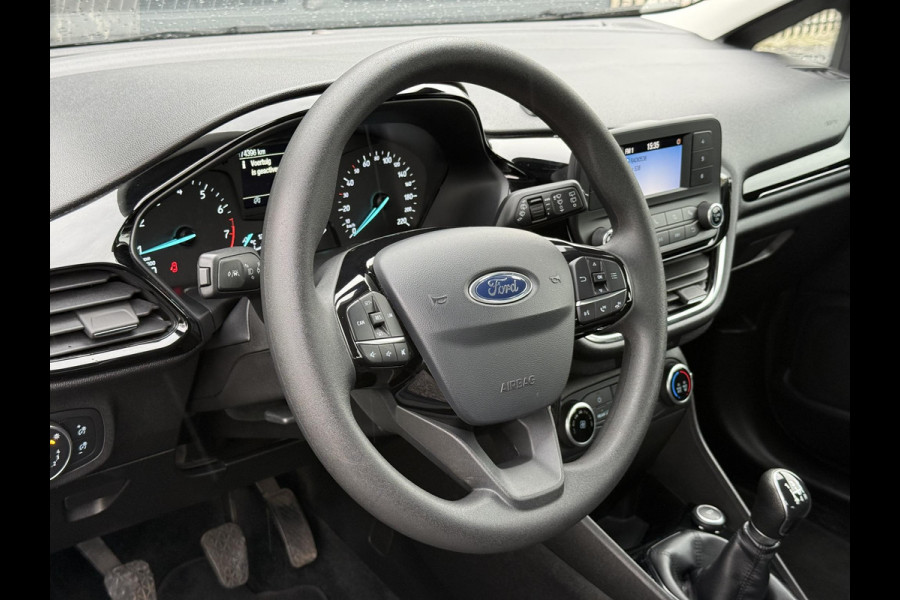 Ford Fiesta 1.1 Trend Dealer Onderhouden,Trekhaak,Airco,Cruise,N.A.P,Zeer Zuinig,Nieuwe Apk bij Aflevering