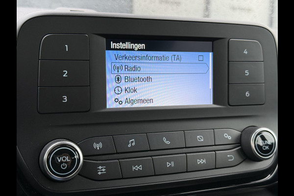 Ford Fiesta 1.1 Trend Dealer Onderhouden,Trekhaak,Airco,Cruise,N.A.P,Zeer Zuinig,Nieuwe Apk bij Aflevering