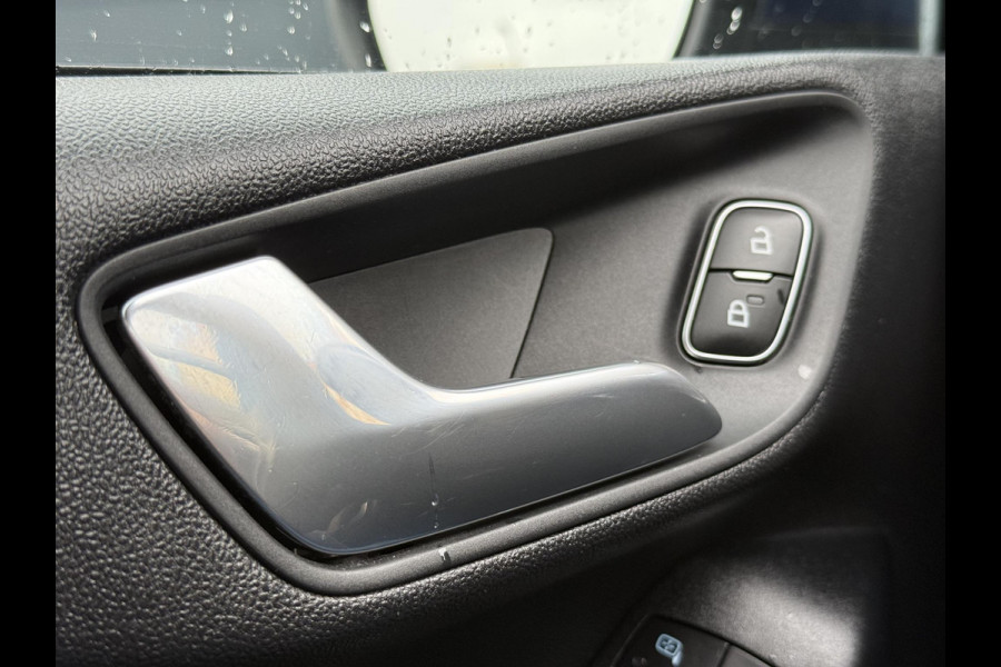 Ford Fiesta 1.1 Trend Dealer Onderhouden,Trekhaak,Airco,Cruise,N.A.P,Zeer Zuinig,Nieuwe Apk bij Aflevering