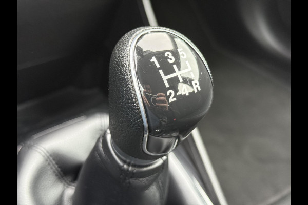 Ford Fiesta 1.1 Trend Dealer Onderhouden,Trekhaak,Airco,Cruise,N.A.P,Zeer Zuinig,Nieuwe Apk bij Aflevering