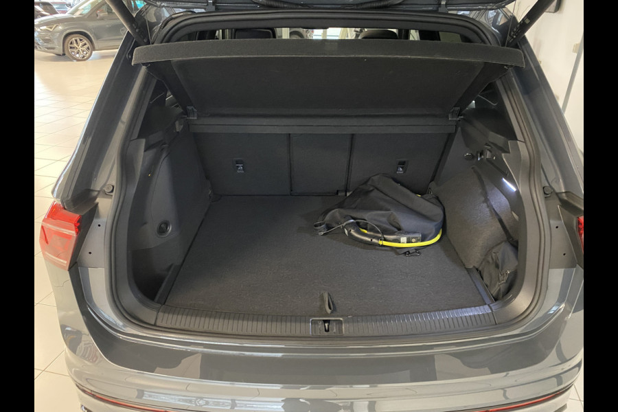 Volkswagen Tiguan 1.4 TSI eHybrid R-Line Business+Black style Panoramadak / Trekhaak /Carplay/ Leer