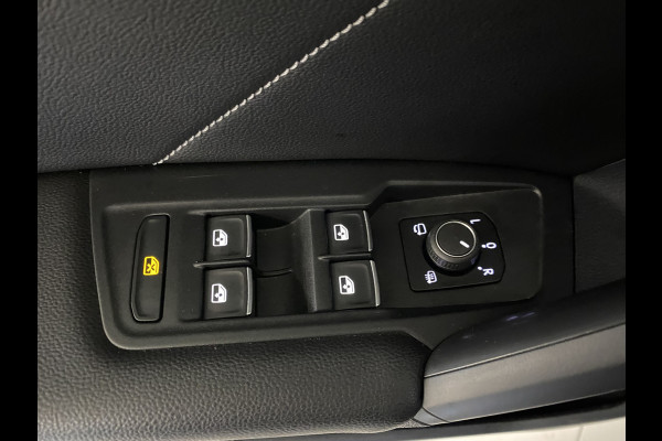 Volkswagen Tiguan 1.4 TSI eHybrid R-Line Business+Black style Panoramadak / Trekhaak /Carplay/ Leer