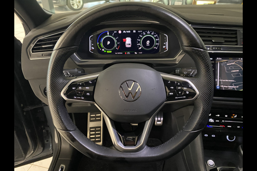 Volkswagen Tiguan 1.4 TSI eHybrid R-Line Business+Black style Panoramadak / Trekhaak /Carplay/ Leer