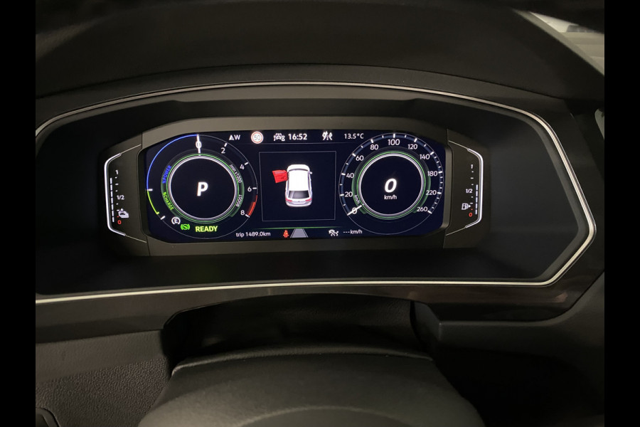 Volkswagen Tiguan 1.4 TSI eHybrid R-Line Business+Black style Panoramadak / Trekhaak /Carplay/ Leer