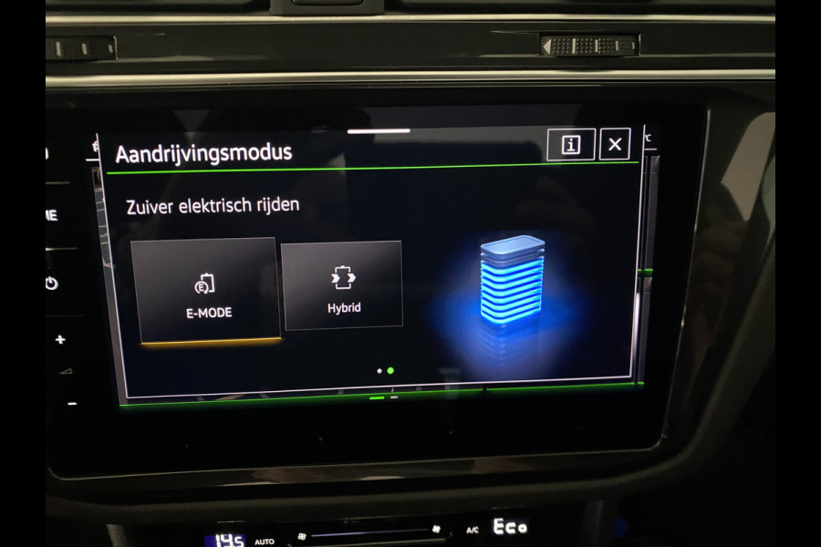 Volkswagen Tiguan 1.4 TSI eHybrid R-Line Business+Black style Panoramadak / Trekhaak /Carplay/ Leer