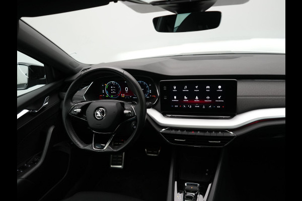 Škoda Octavia Combi 1.4 TSI iV Sportline Business Plug In Hybrid 204pk Dealer O.H. PHEV | Panodak | Sportstoelen Memory & Verwarmd | Matrix LED | Sfeerverlichting | Apple Carplay | Keyless | Blis | Cruise Control | Navigatie | DAB |