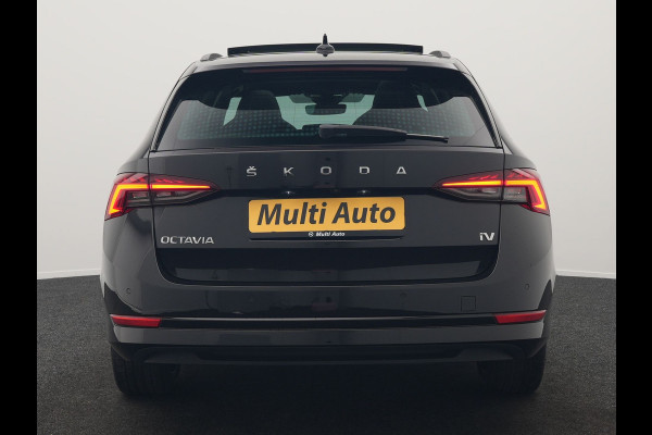 Škoda Octavia Combi 1.4 TSI iV Sportline Business Plug In Hybrid 204pk Dealer O.H. PHEV | Panodak | Sportstoelen Memory & Verwarmd | Matrix LED | Sfeerverlichting | Apple Carplay | Keyless | Blis | Cruise Control | Navigatie | DAB |