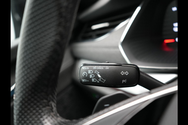 Škoda Octavia Combi 1.4 TSI iV Sportline Business Plug In Hybrid 204pk Dealer O.H. PHEV | Panodak | Sportstoelen Memory & Verwarmd | Matrix LED | Sfeerverlichting | Apple Carplay | Keyless | Blis | Cruise Control | Navigatie | DAB |