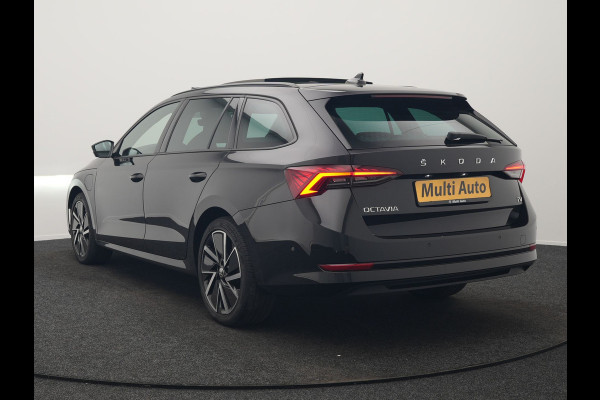 Škoda Octavia Combi 1.4 TSI iV Sportline Business Plug In Hybrid 204pk Dealer O.H. PHEV | Panodak | Sportstoelen Memory & Verwarmd | Matrix LED | Sfeerverlichting | Apple Carplay | Keyless | Blis | Cruise Control | Navigatie | DAB |