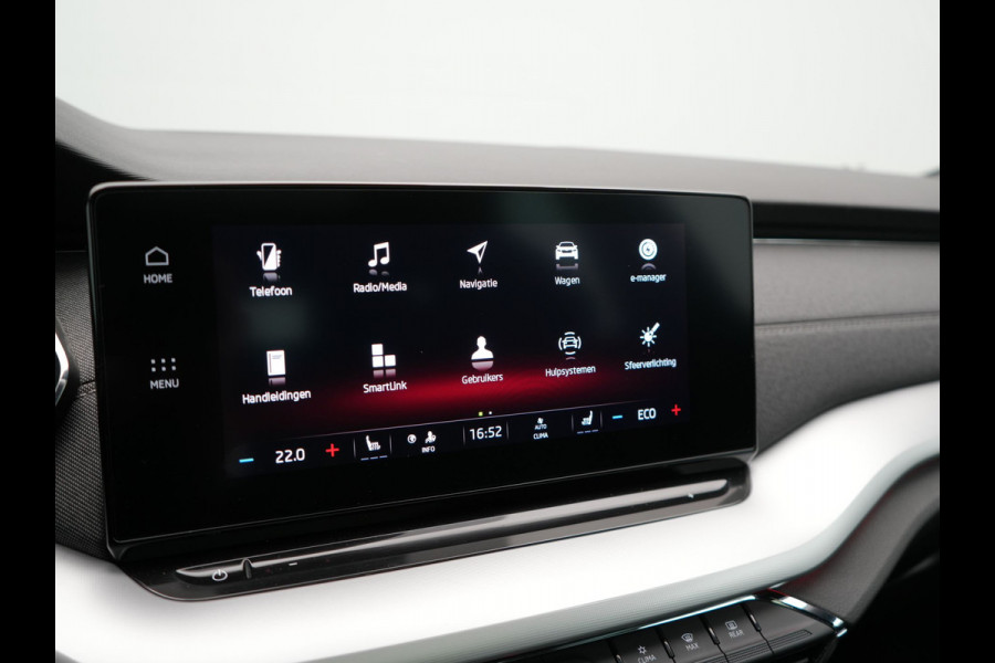 Škoda Octavia Combi 1.4 TSI iV Sportline Business Plug In Hybrid 204pk Dealer O.H. PHEV | Panodak | Sportstoelen Memory & Verwarmd | Matrix LED | Sfeerverlichting | Apple Carplay | Keyless | Blis | Cruise Control | Navigatie | DAB |