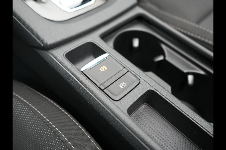 Škoda Octavia Combi 1.4 TSI iV Sportline Business Plug In Hybrid 204pk Dealer O.H. PHEV | Panodak | Sportstoelen Memory & Verwarmd | Matrix LED | Sfeerverlichting | Apple Carplay | Keyless | Blis | Cruise Control | Navigatie | DAB |