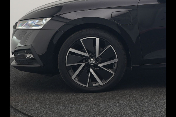 Škoda Octavia Combi 1.4 TSI iV Sportline Business Plug In Hybrid 204pk Dealer O.H. PHEV | Panodak | Sportstoelen Memory & Verwarmd | Matrix LED | Sfeerverlichting | Apple Carplay | Keyless | Blis | Cruise Control | Navigatie | DAB |