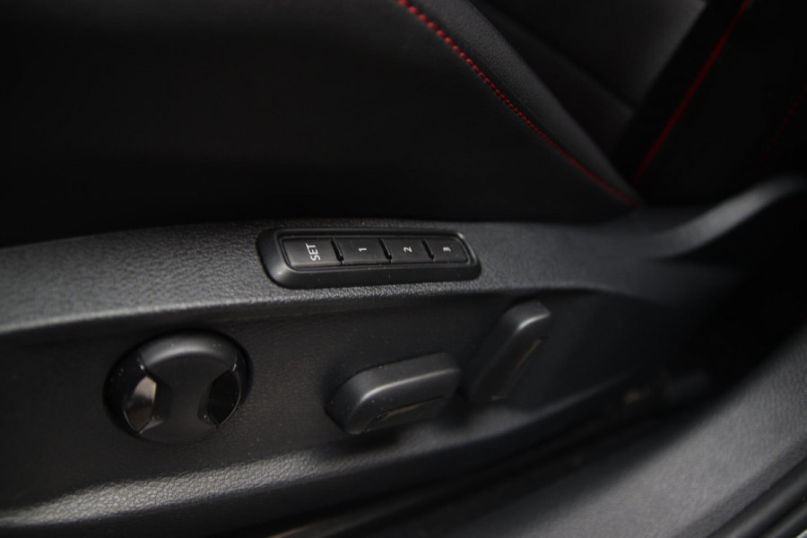 Volkswagen Golf 2.0 TSI GTI TCR PANO-DYN-MEMORY-BIG BREAK KIT