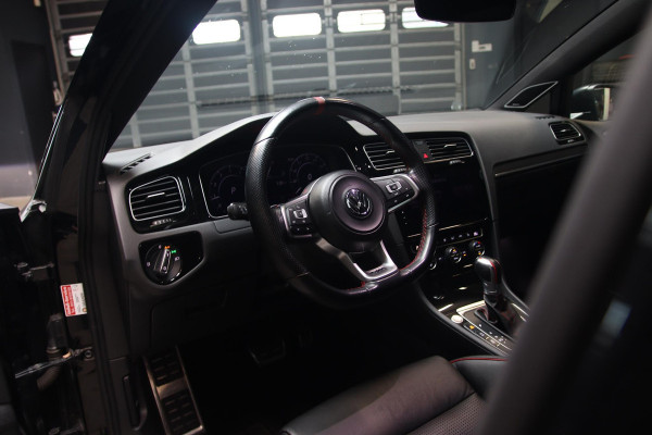 Volkswagen Golf 2.0 TSI GTI TCR PANO-DYN-MEMORY-BIG BREAK KIT