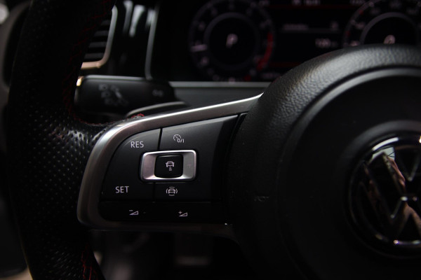 Volkswagen Golf 2.0 TSI GTI TCR PANO-DYN-MEMORY-BIG BREAK KIT