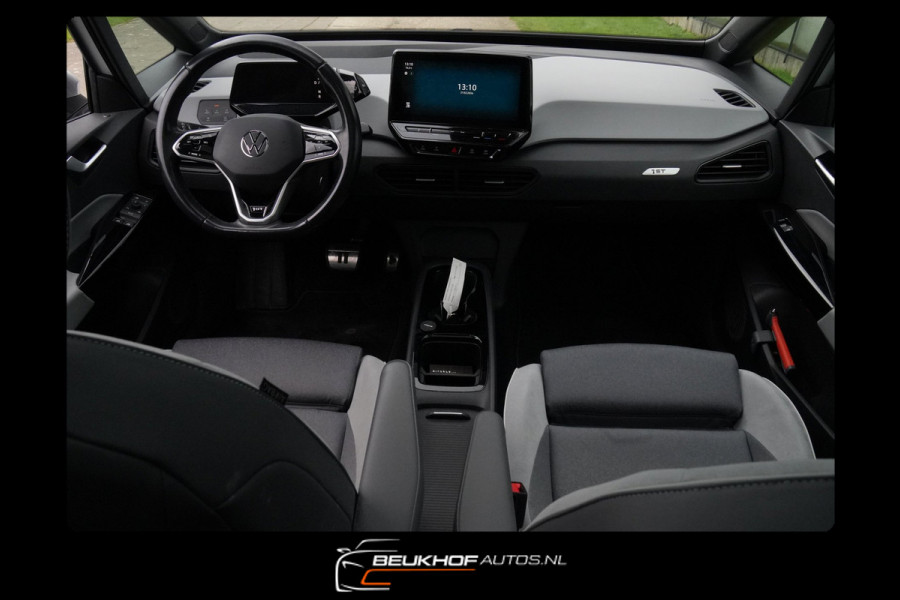 Volkswagen ID.3 First Max 58 kWh Trekhaak Pano Camera Soh93%