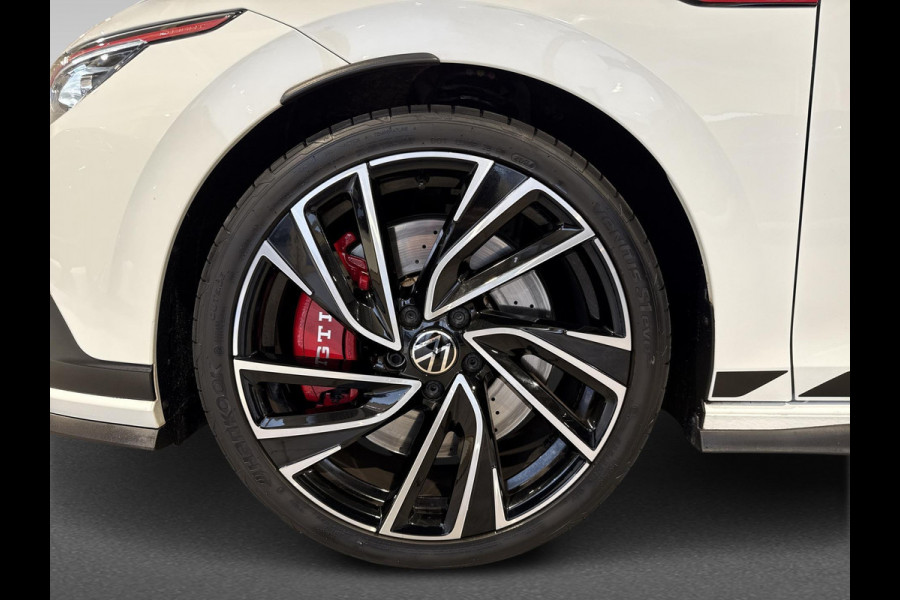 Volkswagen Golf 2.0 TSI GTI Clubsport Pano | IQ Light | Camera | 300 PK