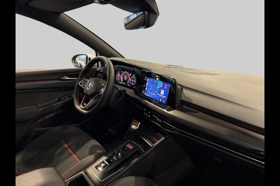 Volkswagen Golf 2.0 TSI GTI Clubsport Pano | IQ Light | Camera | 300 PK