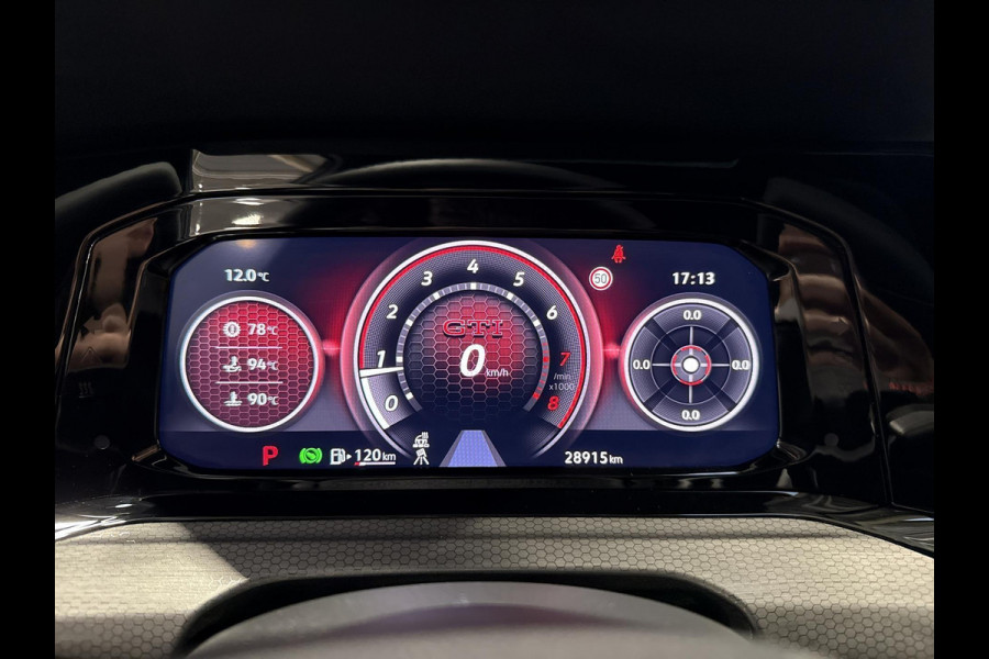 Volkswagen Golf 2.0 TSI GTI Clubsport Pano | IQ Light | Camera | 300 PK