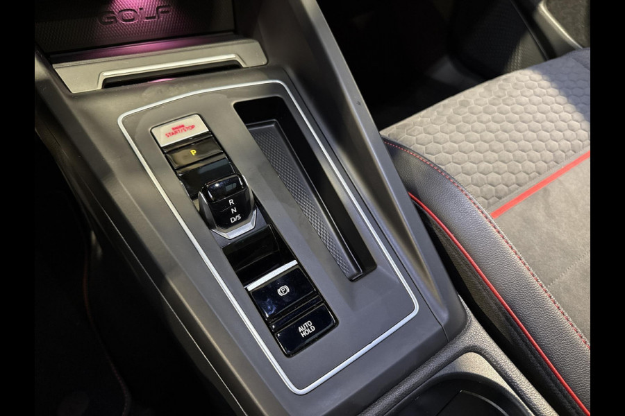 Volkswagen Golf 2.0 TSI GTI Clubsport Pano | IQ Light | Camera | 300 PK