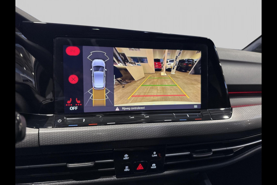 Volkswagen Golf 2.0 TSI GTI Clubsport Pano | IQ Light | Camera | 300 PK