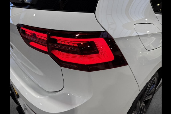 Volkswagen Golf 2.0 TSI GTI Clubsport Pano | IQ Light | Camera | 300 PK